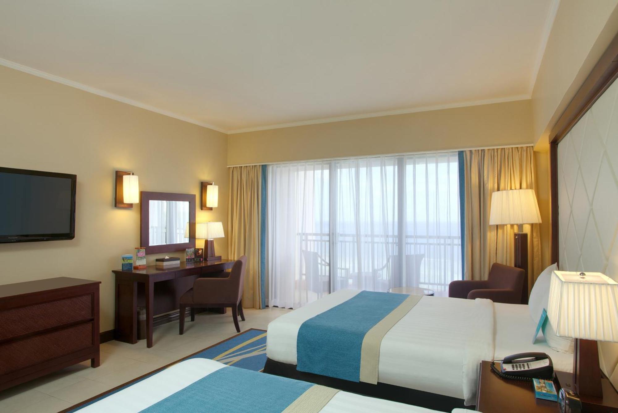 Pacific Islands Club Guam Hotell Tumon Exteriör bild